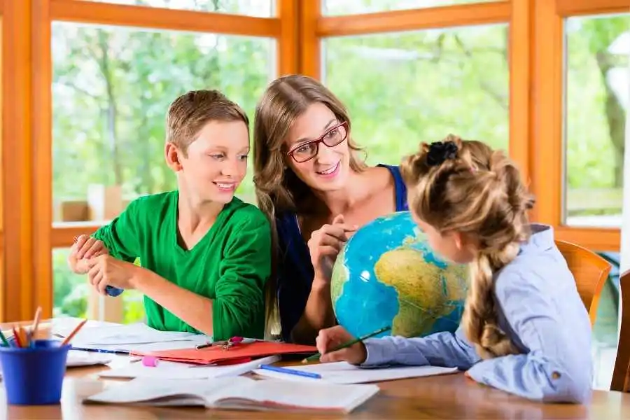 Student learning online with a tutor